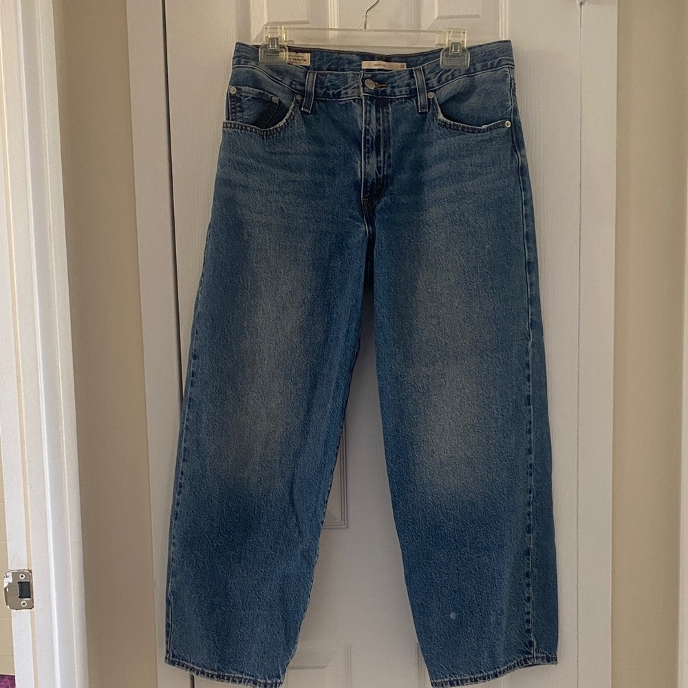 Levi's Baggy Dad Jeans in Medium Blue Wash